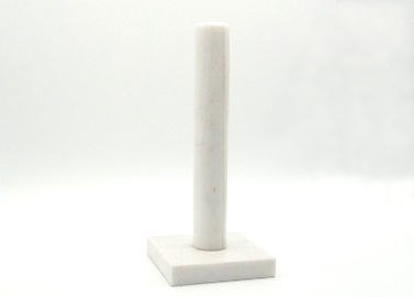 白い石造りのペーパー タオルのホールダー、マーブル紙タオルの立場の正方形のベース